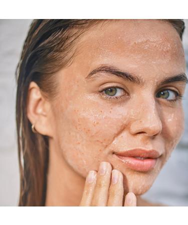 Discover Clarins Travel Size One-Step Gentle Exfoliating Cleanser 1.5 oz - Elevate Your Style Instantly! - Buy Online on GoSupps.com