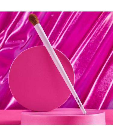 Discover Essence Blending Is My Cardio Blending Brush - Elevate Your Style Instantly! - Buy Online on GoSupps.com