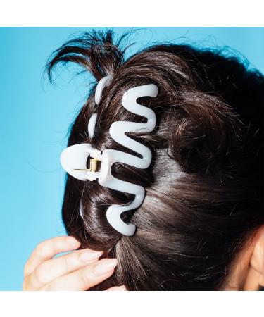 Discover GIMME beauty Medium Hair Squiggle 2.0 Claw Clip Pink/White - Elevate Your Style Instantly! - Buy Online on GoSupps.com