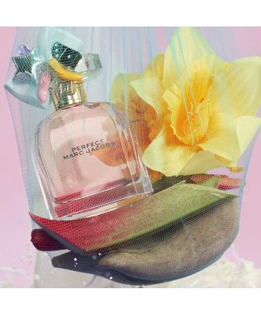 Discover Marc Jacobs Perfect and Daisy Wild Eau de Parfum 2-Piece Mini Gift Set - Elevate Your Style Instantly! - Buy Online on GoSupps.com