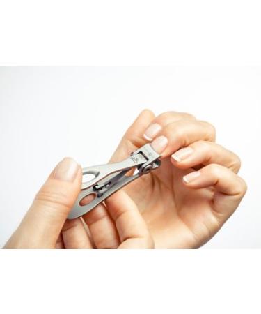 REMOS Professional Stainless Steel Toenail Clippers - 9 cm Blue Nail Clippers for Perfectly Trimmed Nails | International Shipping - Buy Online on GoSupps.com
