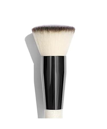 Chantecaille Buff and Blur Brush - Flawless Finish Brush for All Skin Types | International Shipping  - Buy Online on GoSupps.com
