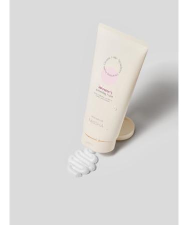 Missha Creamy Latte Cleansing Foam Strawberry: Cleansing Foam with Strawberry Extract for fresh and revitalized skin with a delicious strawberry aroma. - Buy Online on GoSupps.com