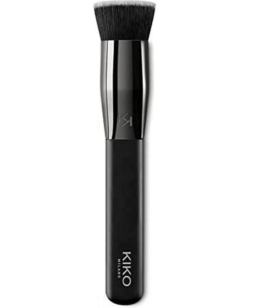 KIKO Milano Face 05 Round Foundation Brush | Flat-cut brush with synthetic fibres for liquid products or mousse - Buy Online on GoSupps.com