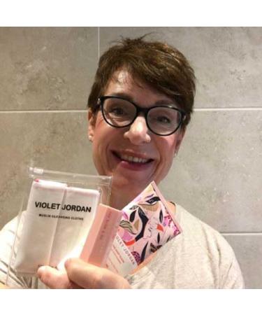 Deep Clean Cleanser & Makeup Remover | Fragrance-Free for Sensitive & Mature Skin | Free Muslin Cloth | International Shipping - Buy Online on GoSupps.com