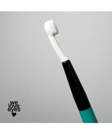We Love Eyes Eyelid Margin Scrub Brush - Perfect for Debris Removal & Eyelid Cleansing | Shop Internationally - Buy Online on GoSupps.com