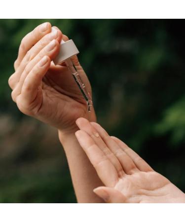  newkee Newkee Face Serum (20 ml) hyaluronic acid serum with immediate nourishing effect skincare developed by Manuel Neuer & Angelique Kerber - Buy Online on GoSupps.com