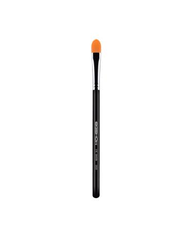 EIGSHOW Eyeshadow Primer Brush Flat Concealer Brush Professional Tools for Applying Cream Blending Liquid Shadows Eye Primer Base(E828)