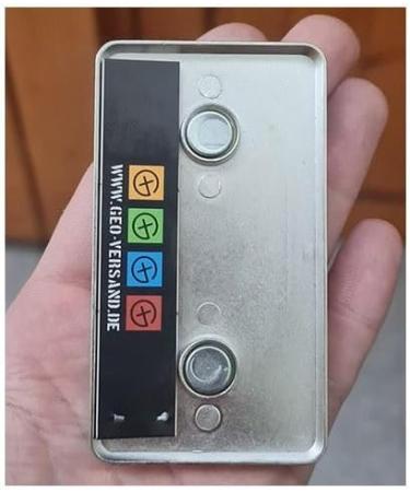 Geo-Versand Unisex Adult Geocaching Hideout Magnetic D5 Metal Plate - Silver Geocache Cover for International Shipping - Buy Online on GoSupps.com