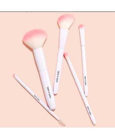 wet n wild Eye Crease Brush - Professional Makeup Blending Tool - Buy Online on GoSupps.com
