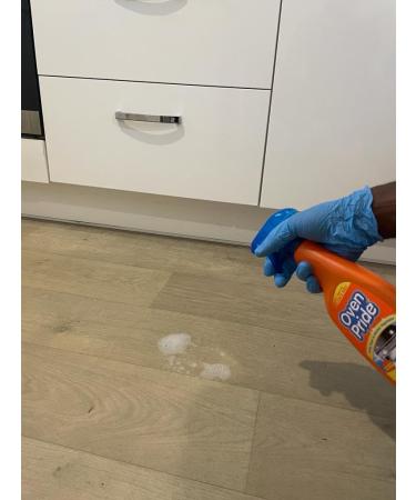 2X Oven Pride Daily Oven and Kitchen Degreaser Spray- 2X 500ml- Removes Tough Grease from Ovens Hobs Extractors Kitchen Surfaces - with Scrubbing Pad 2X Oven Pride Degreaser Spray + Scrubbing Pad - Buy Online on GoSupps.com