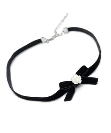 Oralgos adjustable band necklace with a delicate loop trailer fashionable collarbone chain accessory for everyday use at parties black