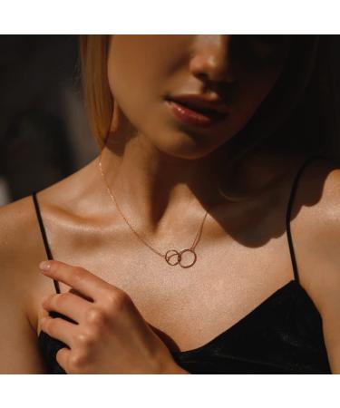 Buy Mumbai Gold Setting Spray | Body Glitter Makeup for Women - 100g | International Shipping Available - Buy Online on GoSupps.com