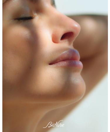 Bionike Defence Sun Matte Body Sunscreen SPF 50+ for oily skin with imperfections sebum-normalizing and antioxidant action waterproof and non-sticky evens out and repairs the skin 50 ml - Buy Online on GoSupps.com