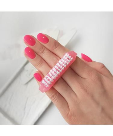 Mistero Milano Mini Dust Brush - Nail Cleaning Tool for Manicure & Pedicure - Fingernail & Toenail Scrubbing Brush - 1 Piece - International Shipping Available - Buy Online on GoSupps.com