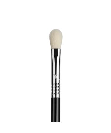 Sigma Beauty Professional E24 Diffused Blending Brush Professional Eyeshadow Brush for Seamless Eyeshadow Blending Softens Dramatic Edges & Harsh Lines for a Well Blended Effect (1 Brush)