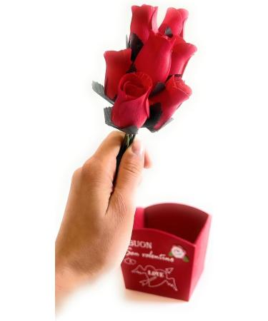 Lindt Lindor Valentine's Day Gift 2023 - Gift Box + 200g Lindor Milk + Wooden Roses + Glass Souvenir with 3D Engraving Rome (Lindor Milk) - Buy Online on GoSupps.com