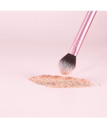 Real Techniques Setting Brush 1 by Samantha Chapman - Perfect Finish Makeup Tool - Buy Online on GoSupps.com