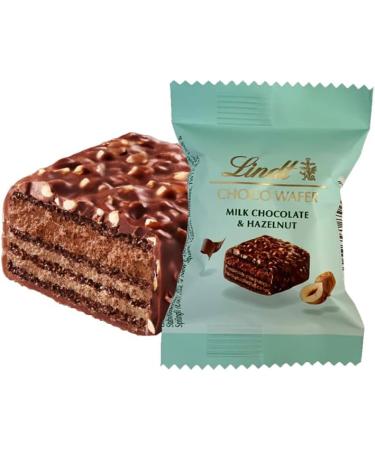 Milk Chocolate Wafer Bar With Roasted Hazelnuts Sharing Box 135g - Buy Online on GoSupps.com