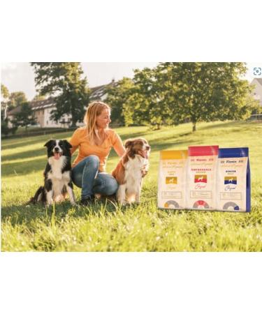 Fitmin Maxi Senior - Dry food for older dogs of large breeds - With fresh meat - 76% protein of animal origin - Food for older dogs of large breeds - 12 kg - Buy Online on GoSupps.com