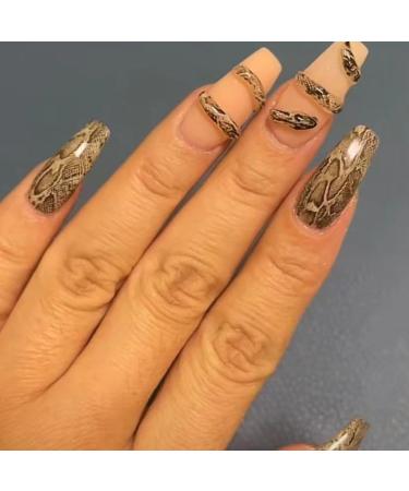 Temperament-enhancing manicure nail dressing hand-wearing snake-patterned manicure cool girl in autumn and winter.(S)