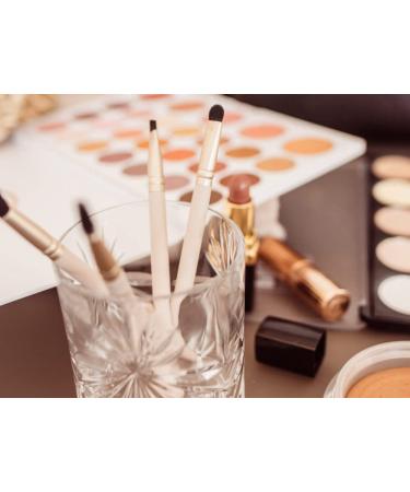 Nalula Blender Brush - Perfect for Shading & Blending Eyeshadow | Shop Internationally - Fast Shipping - Buy Online on GoSupps.com