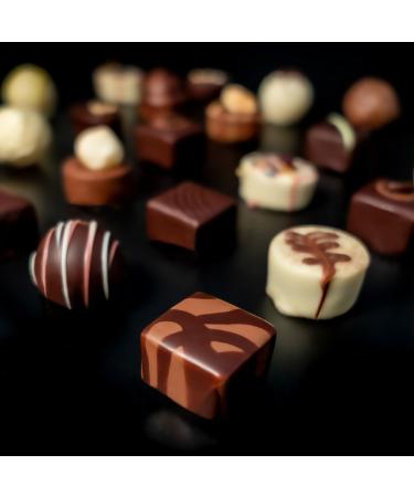 Praline Messenger - Exclusive 740g Chocolate Gift Box with 24 Handmade & 80 Fine Chocolates - Perfect International Shipping Treat - Buy Online on GoSupps.com
