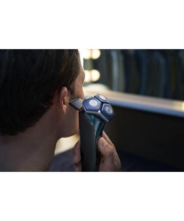 Philips Electric Shaver Series 7000 Wet & Dry with SkinIQ technology & Cable-free Quick Clean Pod S7882/50 - Buy Online on GoSupps.com