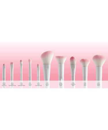 Wet 'n' Wild Foundation Brush - Dense Flat Makeup Brush for Streak-Free Finish - Ideal for Liquid and Cream Foundation - Easy-to-Use Brush - Buy Online on GoSupps.com