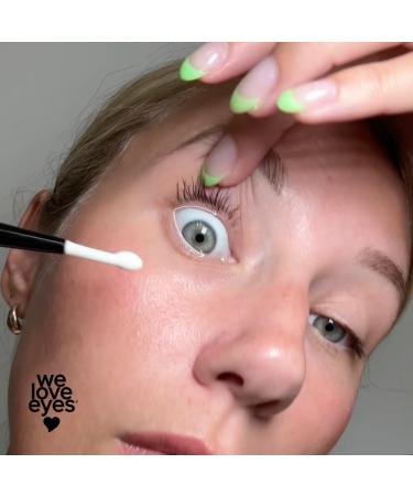 We Love Eyes Eyelid Margin Scrub Brush - Perfect for Debris Removal & Eyelid Cleansing | Shop Internationally - Buy Online on GoSupps.com