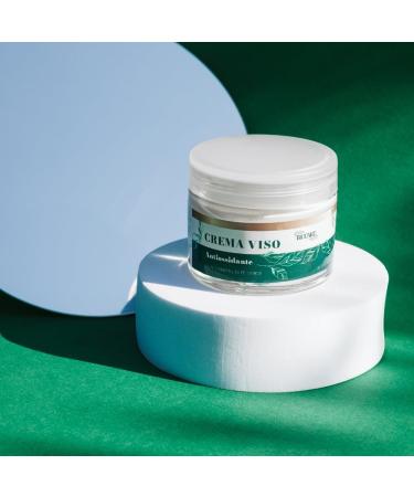  BIOCARE The Green Antioxidant Face Cream 50 ml Suitable for all skin types Prevents dryness and has an antioxidant effect protecting the skin from free radicals Biocare Made in Italy - Buy Online on GoSupps.com