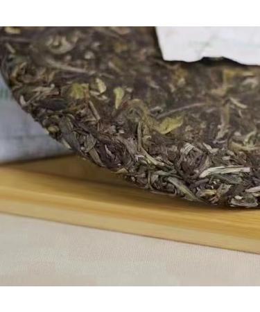 Pu-Erh tea 2014 LAOTONGZHI Emerald Fragrance 357g Raw - Buy Online on GoSupps.com