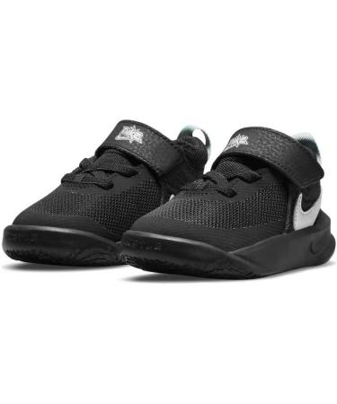 Nike Unisex Kids' Team Hustle D 10 Gymnastics Shoe - 27 EU - Black Metallic Silver Volt White | International Shipping Available - Buy Online on GoSupps.com