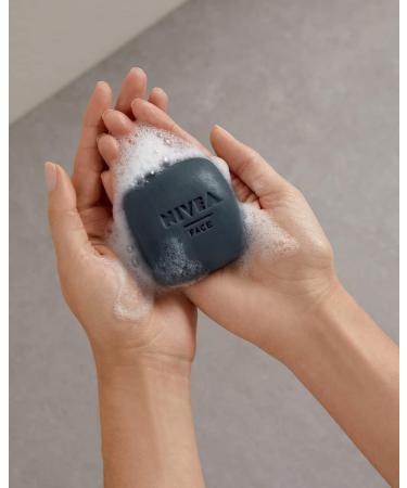 NIVEA NATURALLY Clean Solid Facial Cleanser Purifying Scrub (1 x 75 g) Soap-free exfoliating facial care Solid care with neutral pH for the skin - Buy Online on GoSupps.com