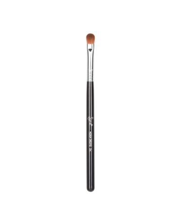 Sigma Beauty E54 Medium Sweeper Brush - Professional Eyeshadow Brush for Controlled Application & Metallic Packing - Ideal for Brow Highlighting - Buy Online on GoSupps.com