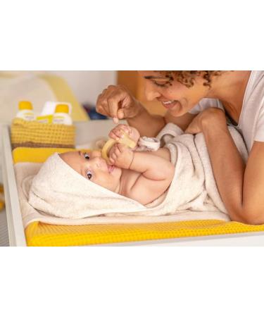 Weleda 8814 Calendula Bath - Nourishing 200ml Soak with Medicinal Plant Extracts for Soothing Skin Care - Buy Online on GoSupps.com