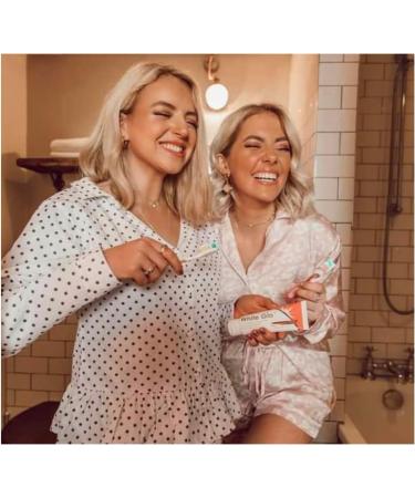 White Glo Premium Whitening Toothpaste & Toothbrush Set - Coffee & Tea Drinkers Formula 100ml + Free 50 Dental Floss Sticks | International Shipping - Buy Online on GoSupps.com