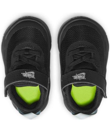 Nike Unisex Kids' Team Hustle D 10 Gymnastics Shoe - 27 EU - Black Metallic Silver Volt White | International Shipping Available - Buy Online on GoSupps.com