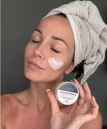  C!RCLY CIRCLY Anti-aging face cream against wrinkles and dark circles with upcycled avocado kernel oil hyaluronic acid almond and olive oil (1 x 50 ml) - Buy Online on GoSupps.com