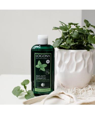 LOGONA Naturkosmetik Anti-Fett Shampoo Bio-Zitronenmelisse Schenkt Leichtigkeit & Frische Harmonisiert die Balance auf der Kopfhaut Mit Bio-Pflanzenzenzenten 250ml - Buy Online on GoSupps.com