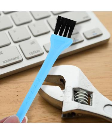 8 Pieces Shaver Brush Set | Nylon Bristles & PP Handle for Razor & Electric Trimmer Cleaning International Shipping Available - Buy Online on GoSupps.com