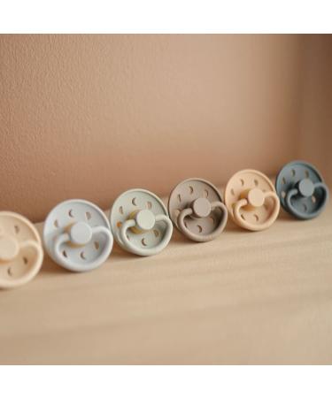 Frigg Moon Phase Schnuller 2 Pack | BPA-free Latex Pacifiers | Made in Denmark | Symmetrical Cherry Shape (6-18 months) - Buy Online on GoSupps.com