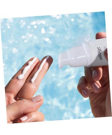  minkissy minkissy Facial Sunscreen Oil Control Matte Sunscreen Moisturizing Skin Care For Women and Men 30ml - Buy Online on GoSupps.com