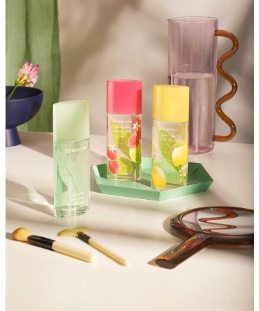 Elizabeth Arden Green Tea Scent Spray Eau de Toilette Women's Perfume with Notes of Bergamot Tea and Oakmoss Fresh & Floral Green Tea 1.7 Fl Oz (Pack of 1) - Buy Online on GoSupps.com