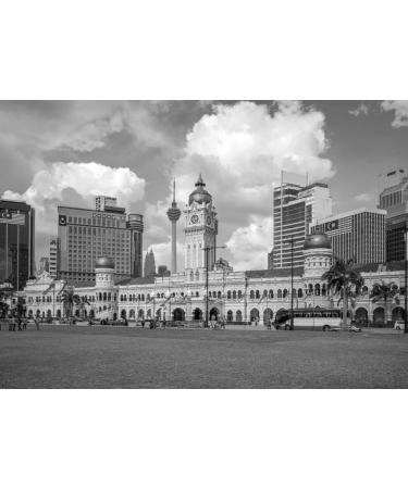 Lais Puzzle Sultan Abdul Samad Building in Kuala Lumpur Malaysia in black and white 500 pieces - Buy Online on GoSupps.com