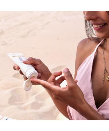 Suntribe Natural Mineral Day Cream SPF 20-40 ml Organic - 100% Natural Tinted Vegan & Non-comedogenic - Almond & Jojoba Oil - Sensitive Skin - Winner Beauty Shortlist Awards 2022 - Buy Online on GoSupps.com