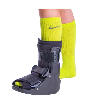 BraceAbility Short Broken Toe Boot | Walker for Fracture Recovery, Protection and Healing after Foot or Ankle Injuries (Small) Small (Pack of 1)