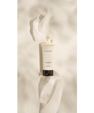 Natural Body Peeling with Hyaluron Cica Niacinamide & Vitamin C - Harnn White Tea & Camellia for Very Dry & Sensitive Skin (150g) - Buy Online on GoSupps.com