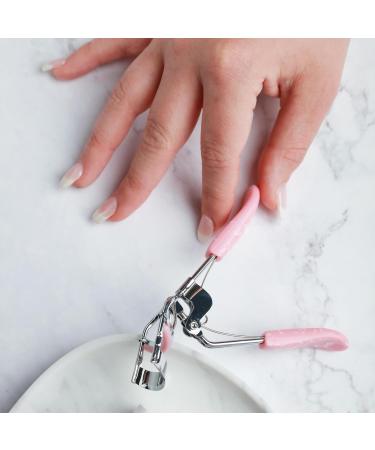 Paris Hilton Eyelash Curler - Professional Lash Curler for Defined Long-Lasting Curls - Ideal for All Lash Types - 1 pc - Buy Online on GoSupps.com