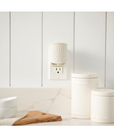 Yankee Candle Sprinkle Dots ScentPlug Diffuser - International Shipping Available | Premium Home Fragrance - Buy Online on GoSupps.com